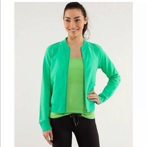 EUC lululemon om me home jacket size 10 green